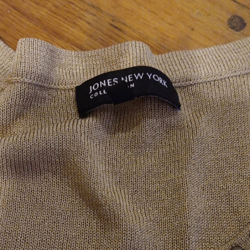 Jones New York Tan Embellished Tee XL NWT - Picture 2 of 3